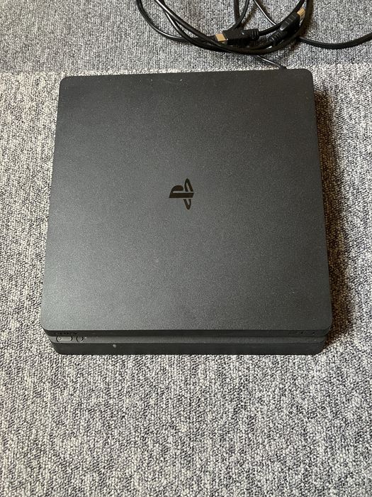 Playstation 4 slim