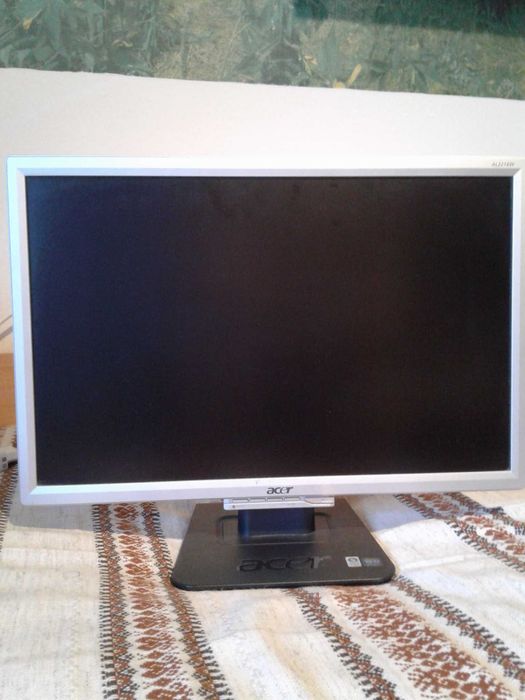 Продавам монитори