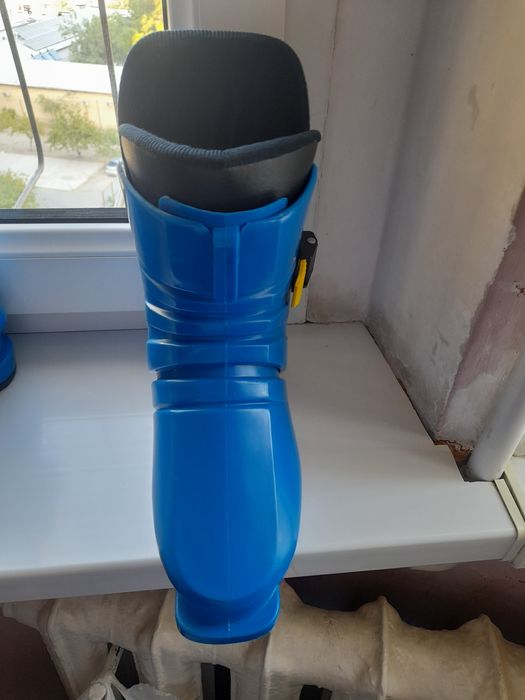 Продам Детский горнолыжные ботинки