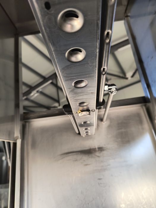 Конзолна съдомиялна за чаши и чинии