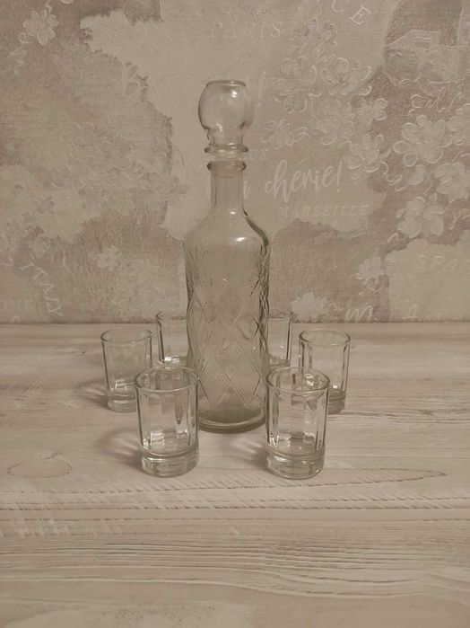 Графин со стопками