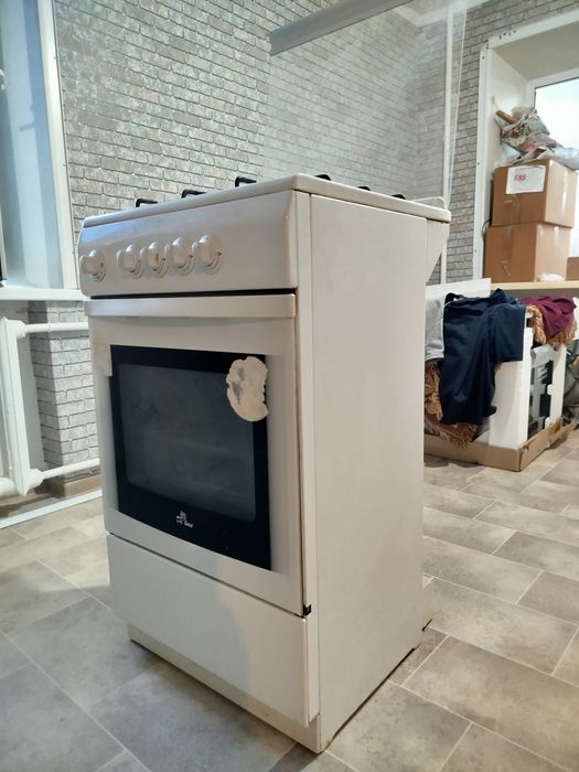 Продам газовую плиту