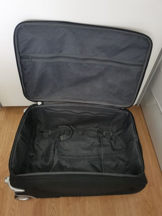 Kуфар с колелца 60 л. със забележка