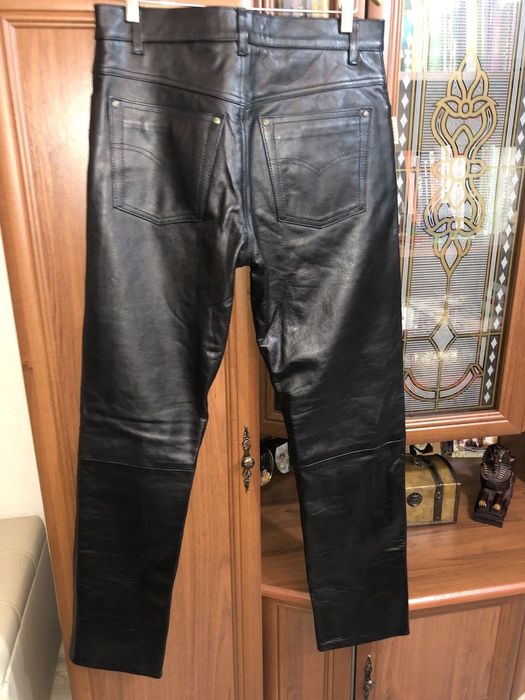 Продавам 2 бр. нови мъжки кожени панталони от телешки бокс.