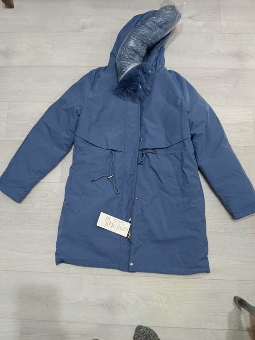 Продам парку новая