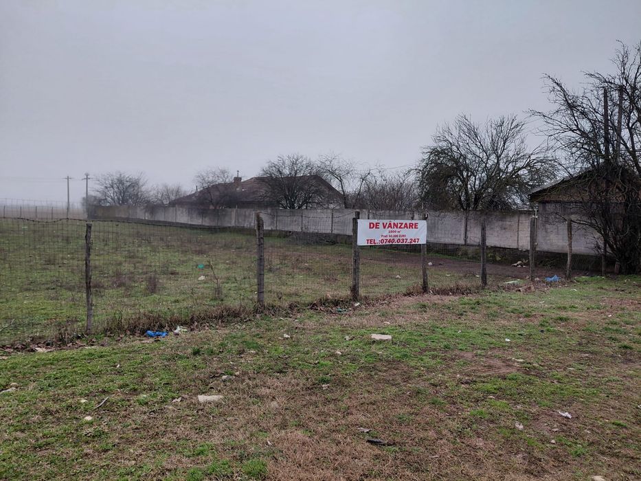 Teren intravilan 1500 mp