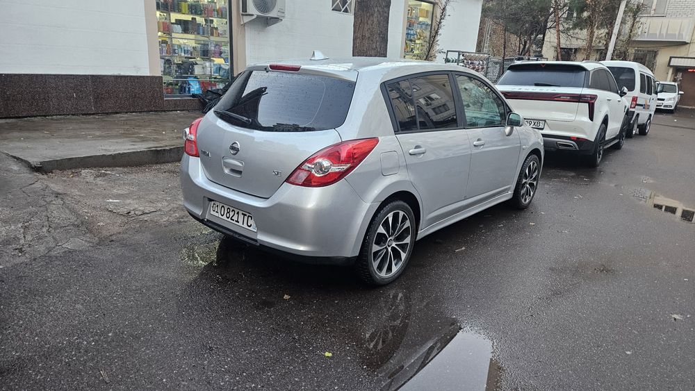 Nissan tiida 2008