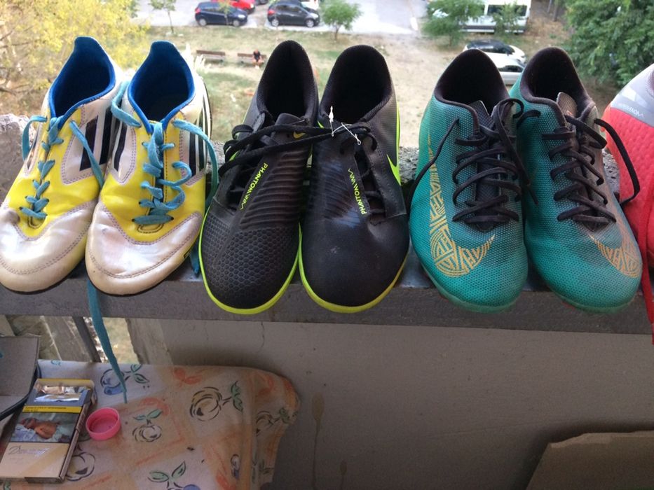 Футболни обувки