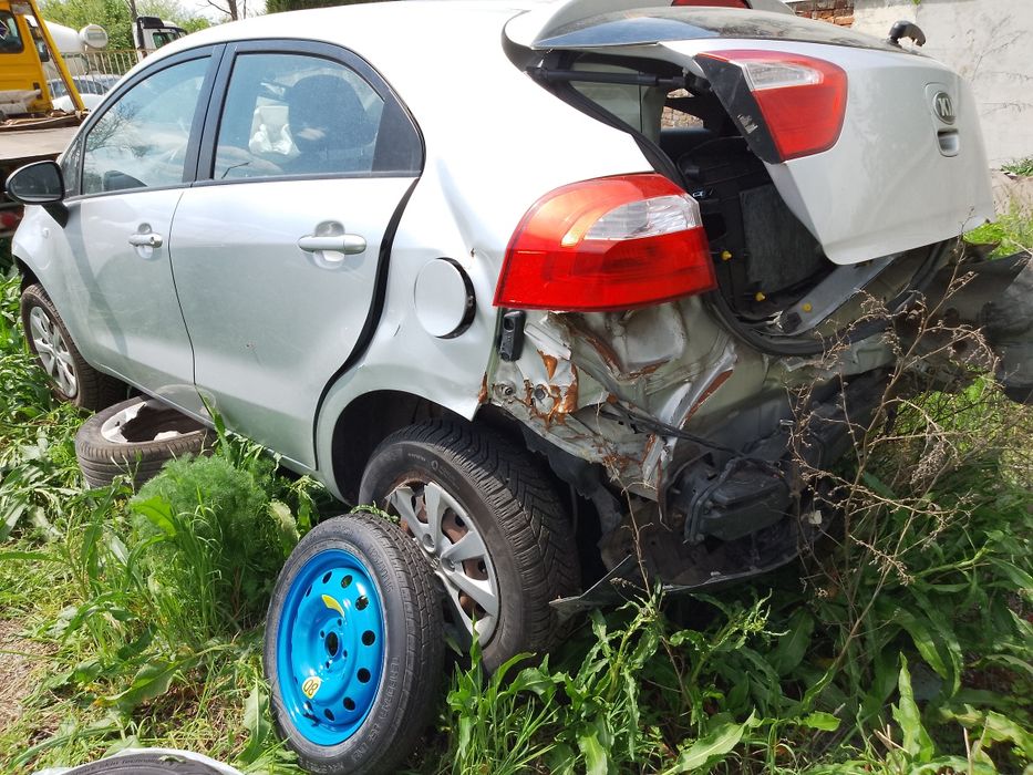 Продавам на части Киа Рио 1.2 2014г