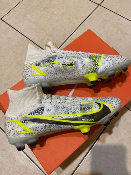 Бутсы фирмы «Nike»