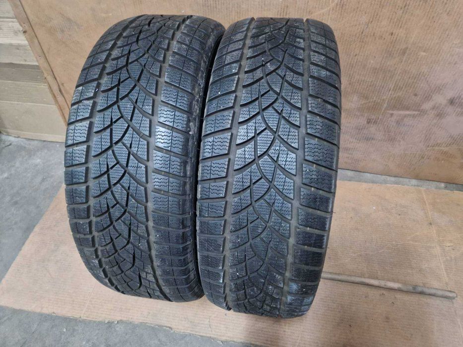 2 Goodyear R20 235/50
зимни гуми
DOT3921