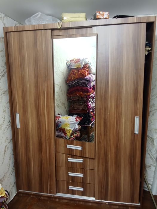 Продам шифонер купе