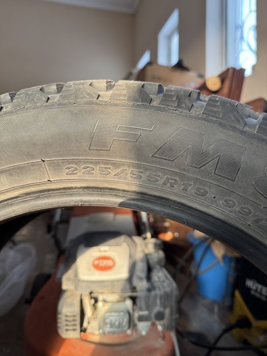 Продам новые Шины 225 55 r19