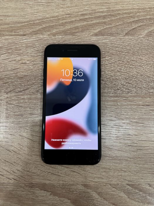 Продам iPhone 7