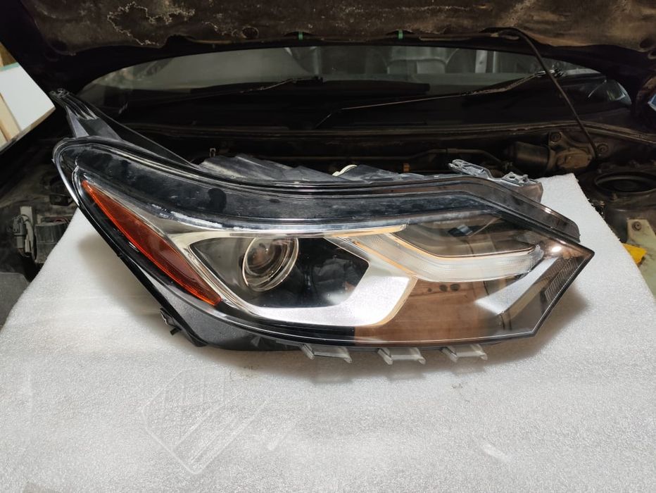 Продам фару правую