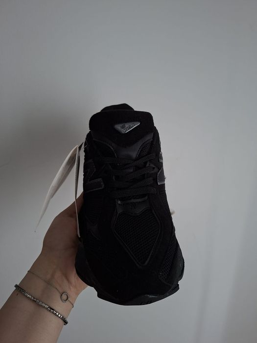 Adidasi  New Balance 9060