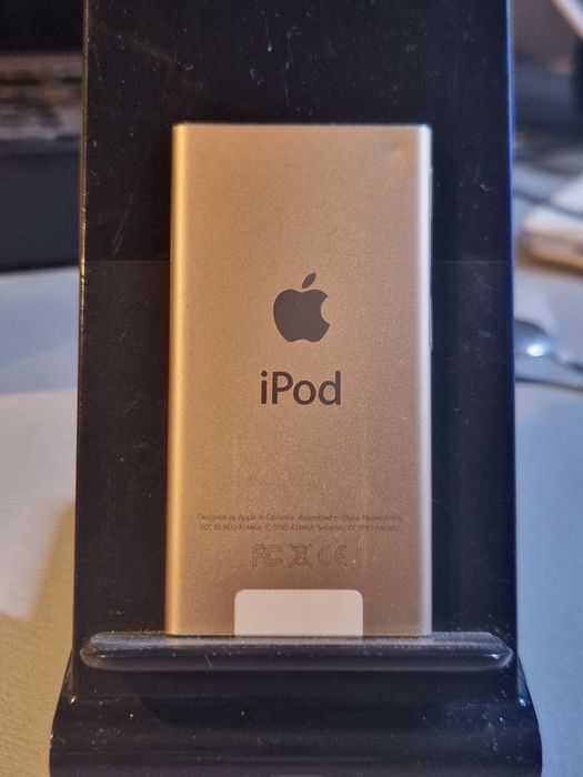 Apple iPod Nano (модел A1446) е 7-мо поколение музикален плеър