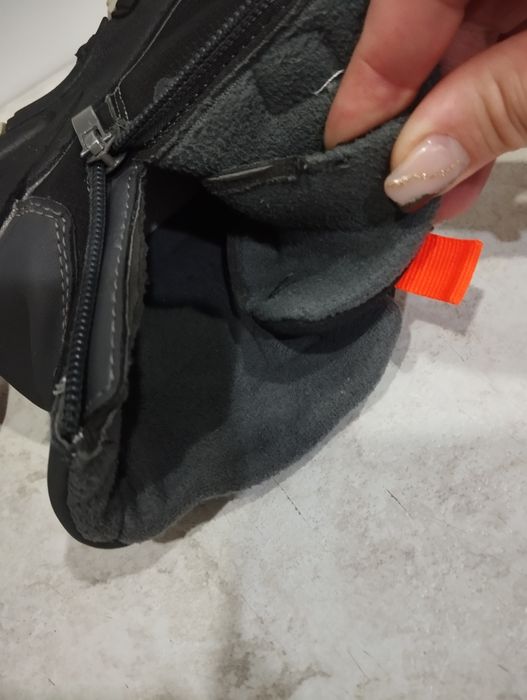 Продам ботинки осень