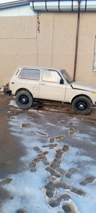 Нива 21-21 сотилади