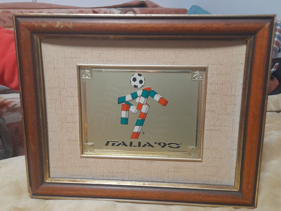 Tablou cu mascota de la campionatul Italia90