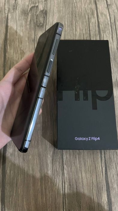Samsung z flip4 8/256