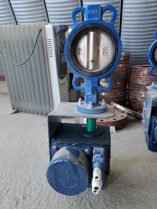 Дисковый поворотный затвор