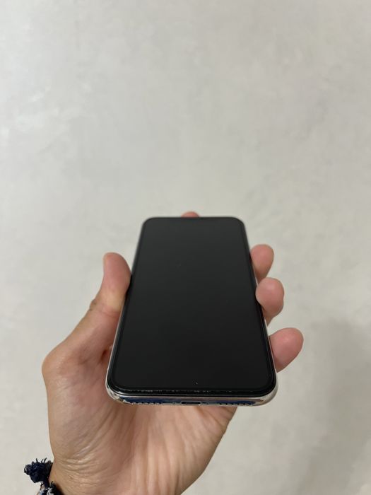 Продам iPhone X на 64GB