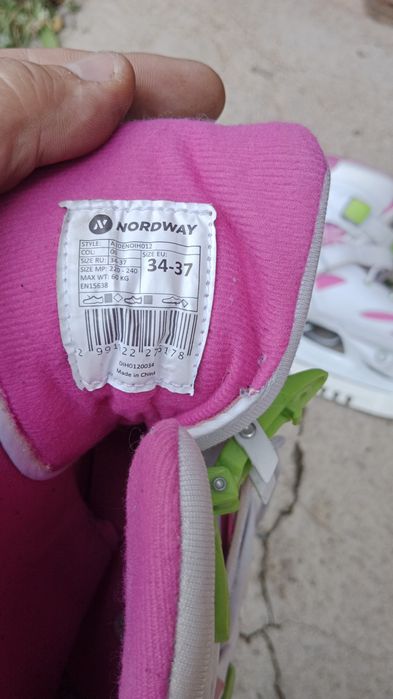 Продам детские коньки.