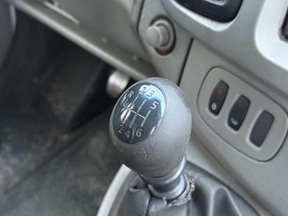 Opel Vivaro 1.9D* 2008г* ТОВАРЕН* Външни Забележки*