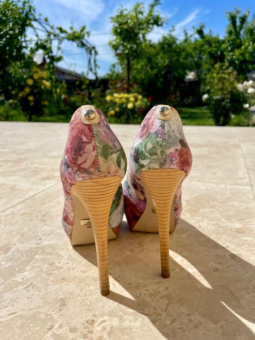 Pantofi eleganti cu toc, model floral, toc cui 12 cm, mărimea 36