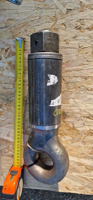 Ochet remorca remorcare rotativ 25 tone import Italia diametru bucsa 8