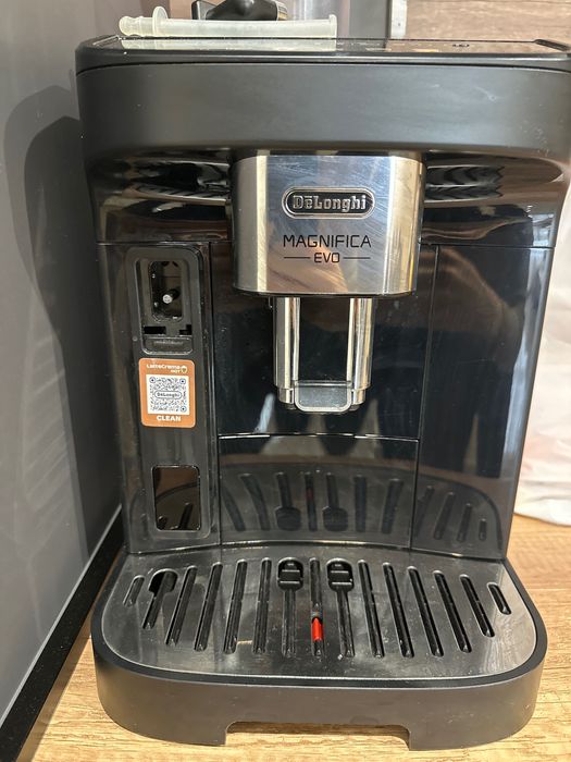 Кафемашина DeLonghi Magnifica EVO