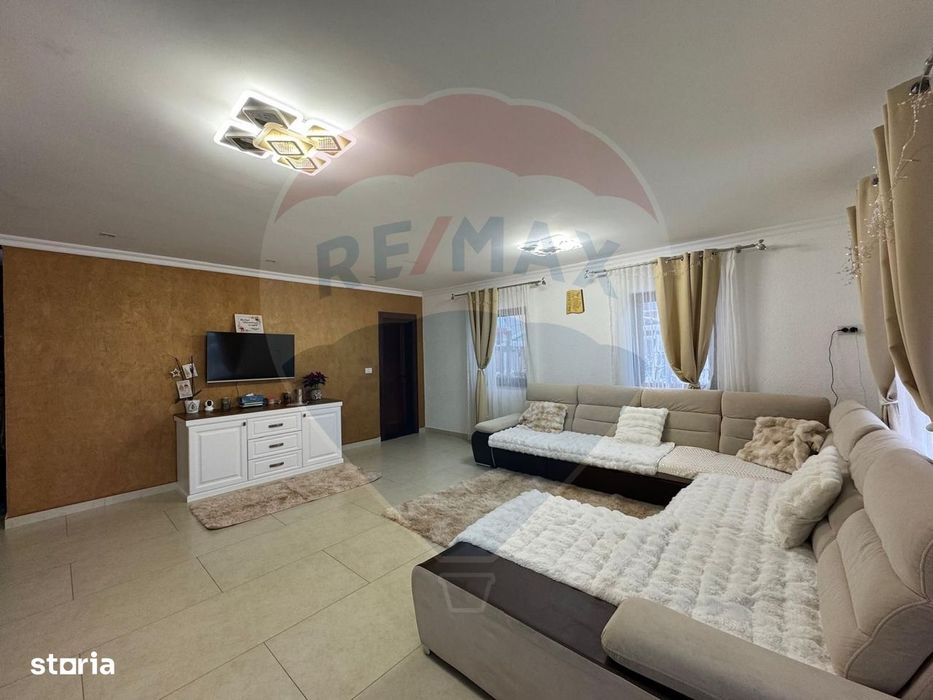 Casă / Vilă cu 4 camere de vânzare în zona Bujac-Arad