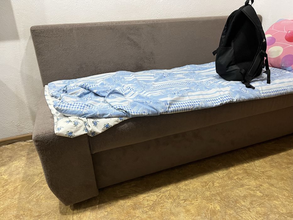 Продам срочно мини диван в хорошем состоянии