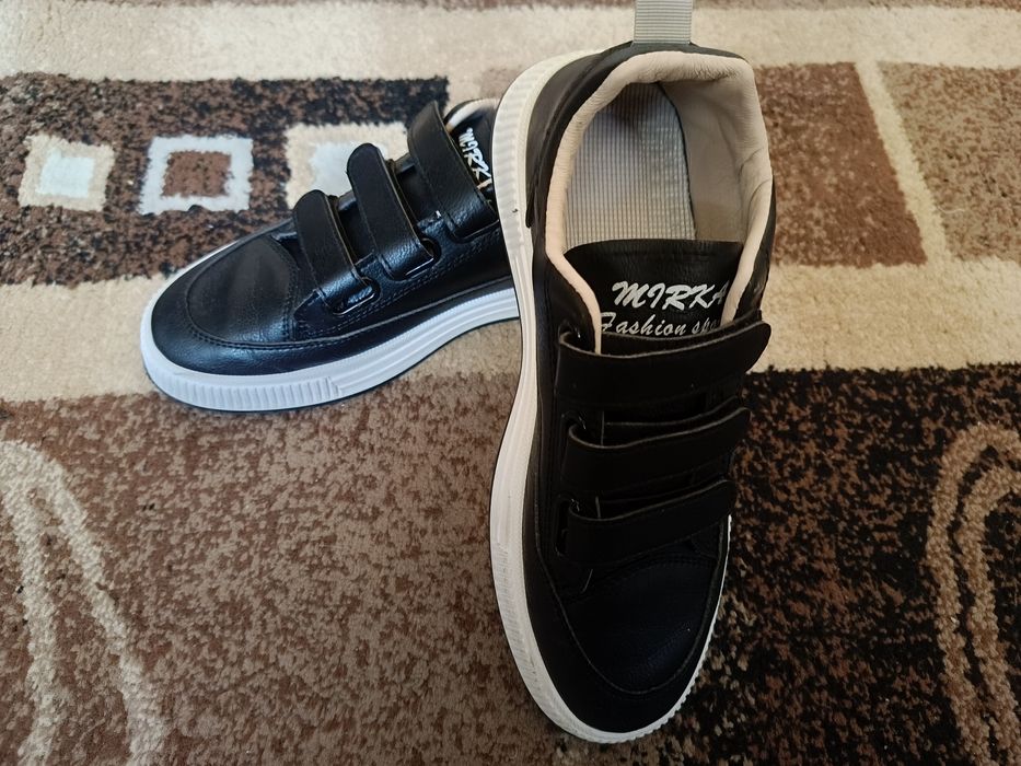 Кроссовки размер 41