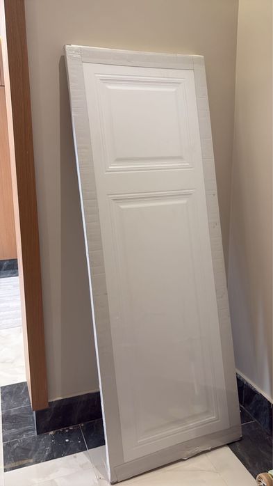 Продается    дверь.