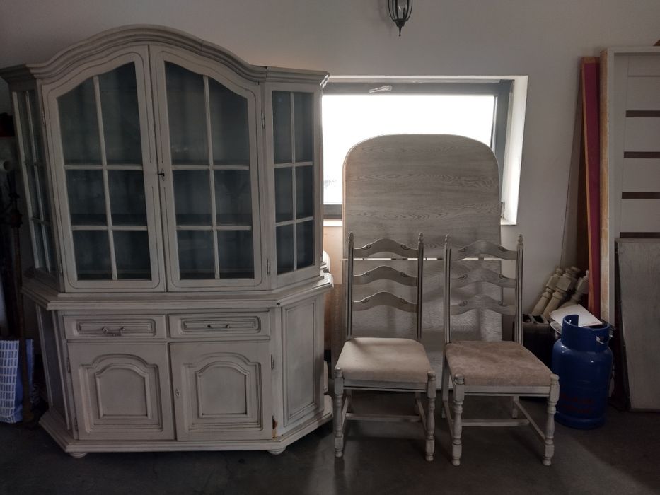 Mobila+masa cu 12 scaune