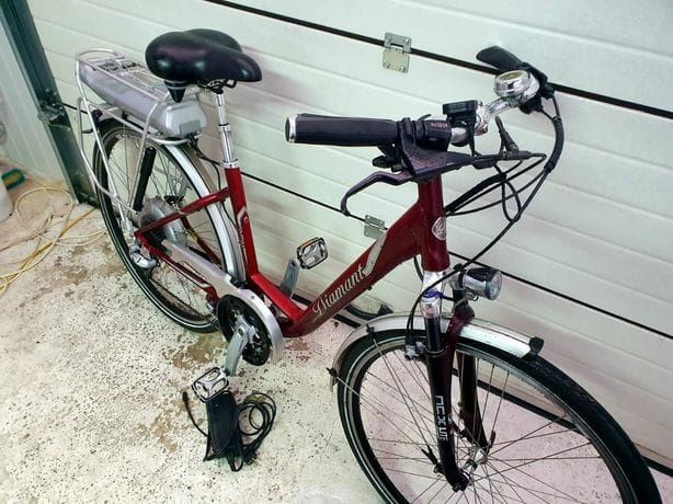 Bicicleta electrică DIAMANT