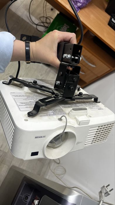 Проектор Canon LV-WX 320