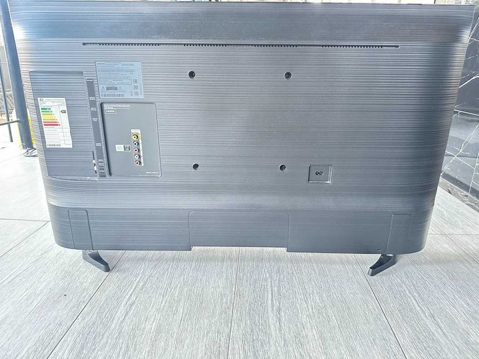 Телевизор Samsung 43"  Идеальное состояние