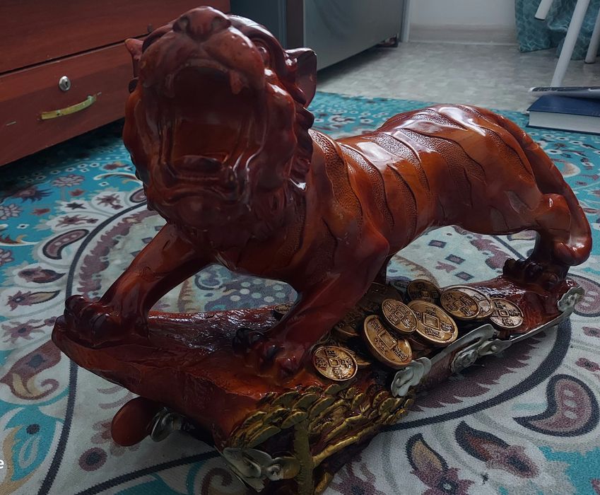 Сувенир почти новый