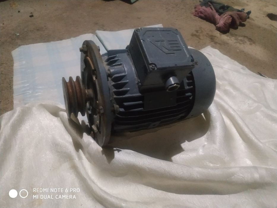 Мотор электрический к станку.