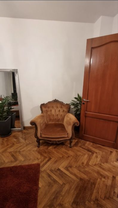 Fotoliu stil Baroc din gama Chesterfield cu aspect regal