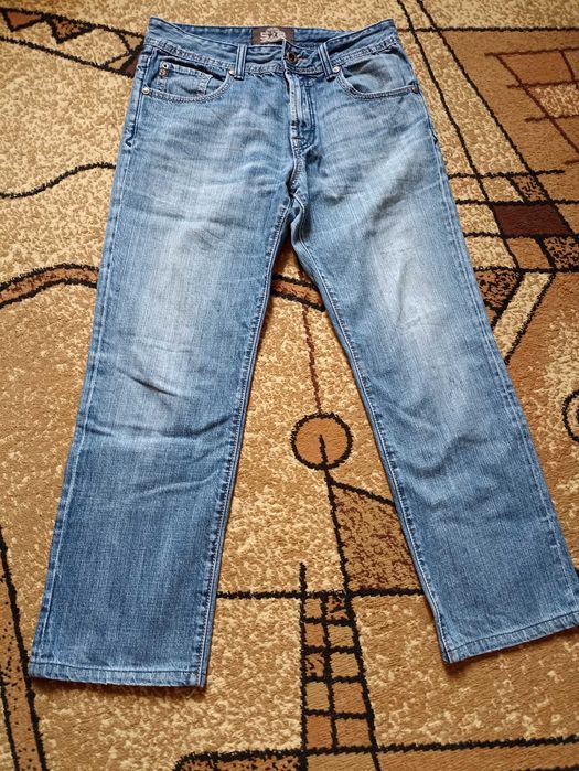 Продам мужские джинсы