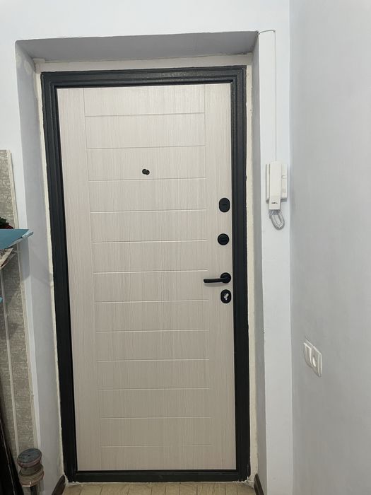 Sergeli, Quruvchi 12- metro yonida 1- xona 2 xona qilingan kvartera