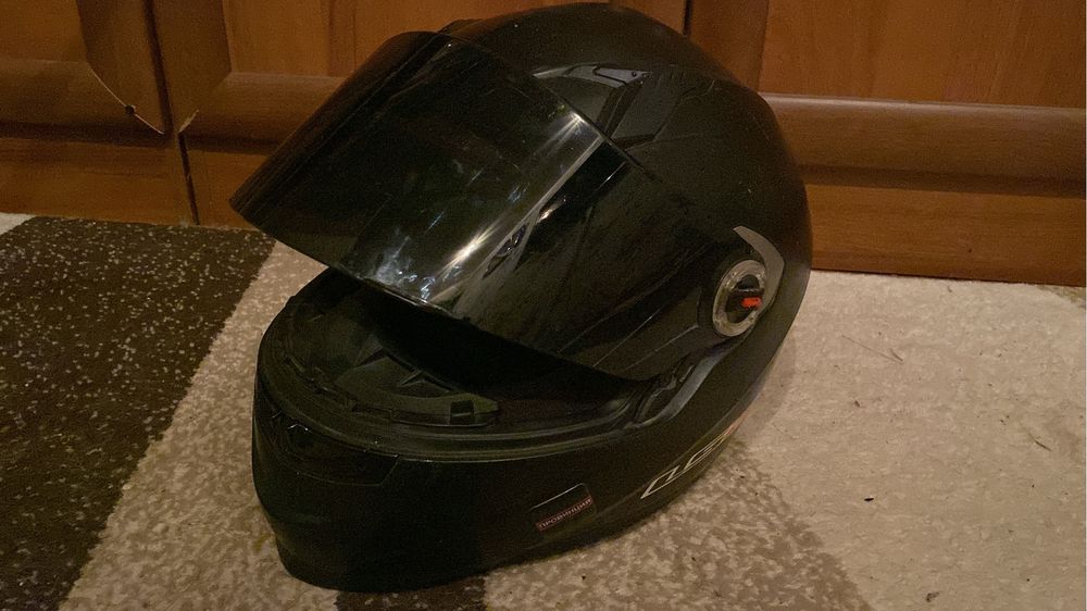 Продам шлем LS2