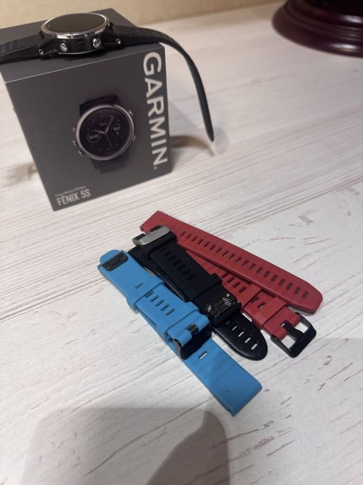 Часы Garmin Fenix 5S