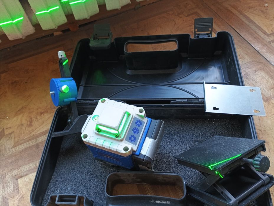 Лазерный уровень зеленый