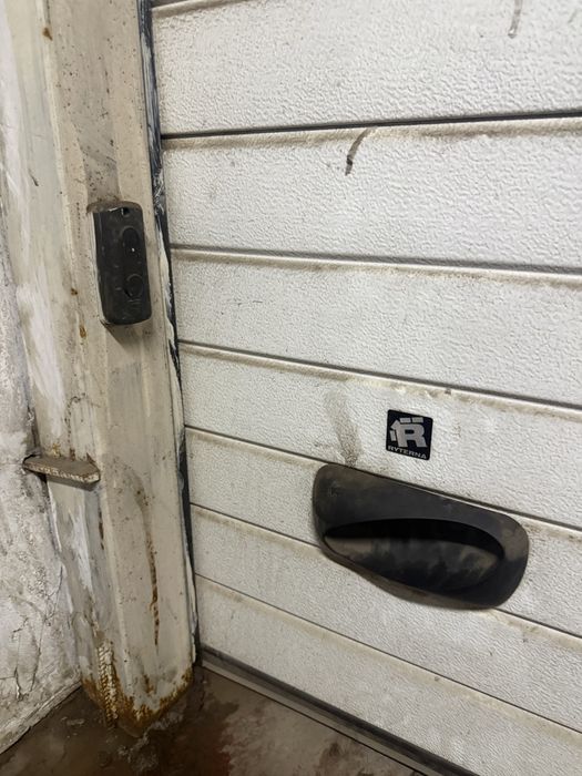 Секционные ворота