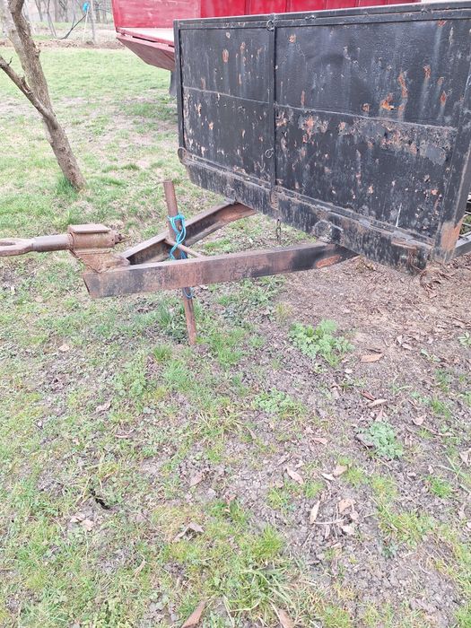 Vând trailer baloți